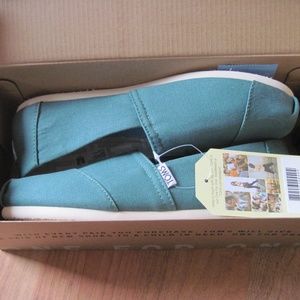 Toms Classic Sz 9 Blue Spruce NIB NWT